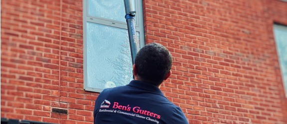 4 storey gutter cleaning in Archway