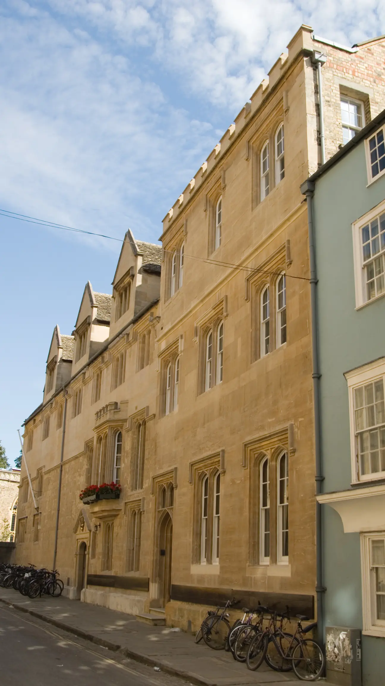 A portrait a typical property that gutter cleaners deal with in Oxford.