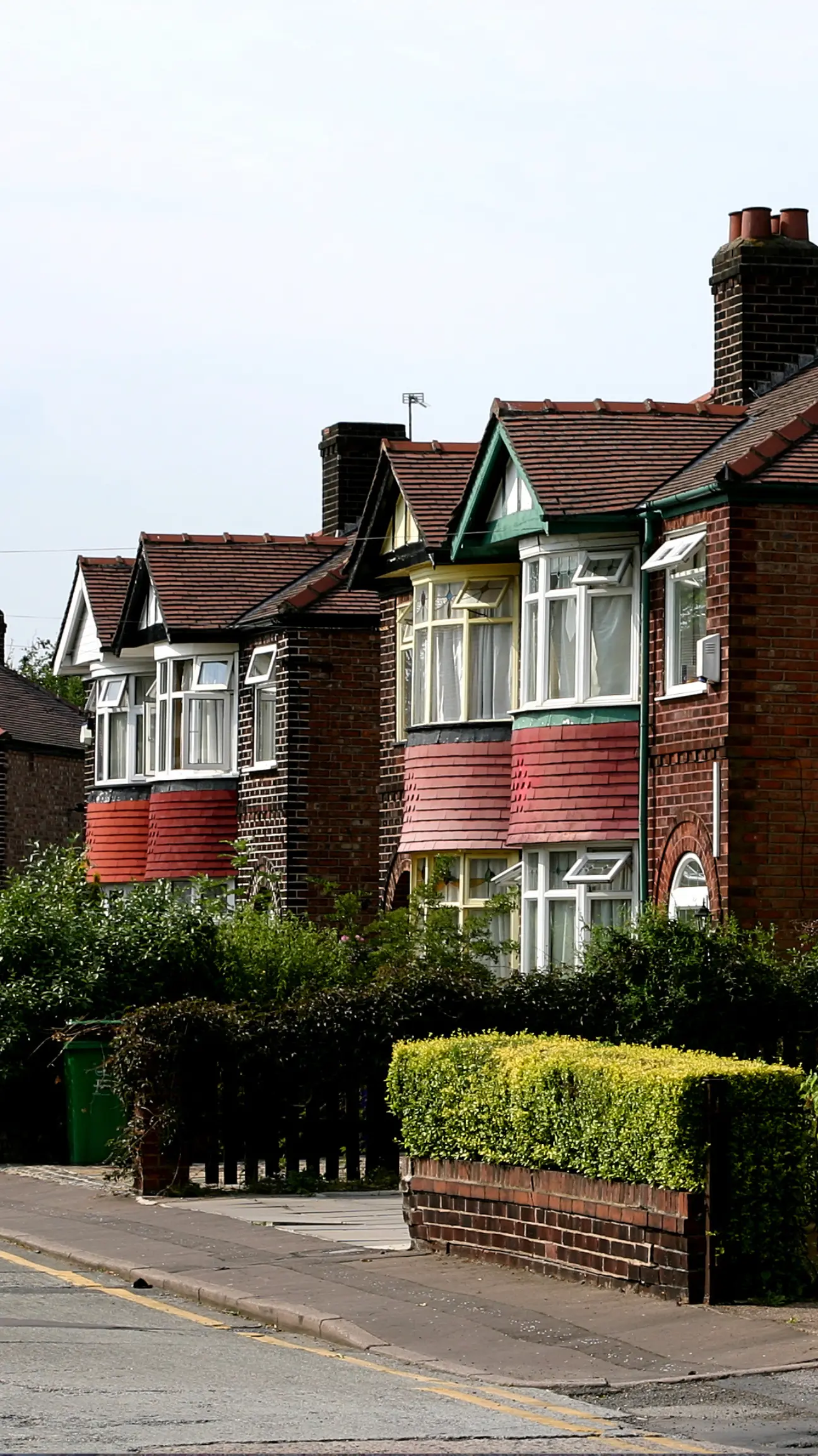 An image showing a residency in West Yorkshire that needs their gutters cleaned.